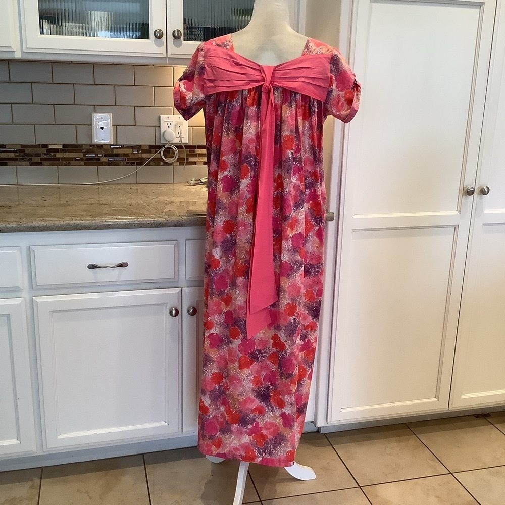 Vintage Pink and Purple Maxi Muumuu Dress Made in Hawaii Size Small - Picture 4 of 8